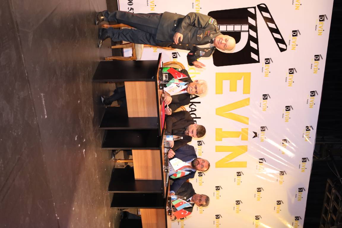 DEVIN FILM Backstage - Basın
