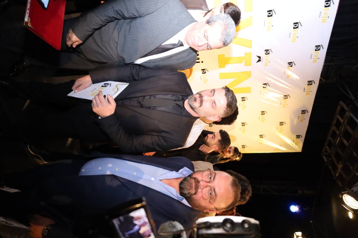 DEVIN FILM Backstage - Basın