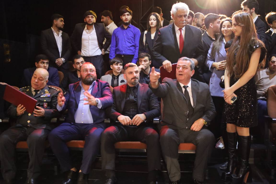 DEVIN FILM Backstage - Basın