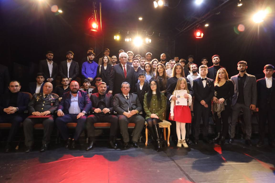 DEVIN FILM Backstage - Basın