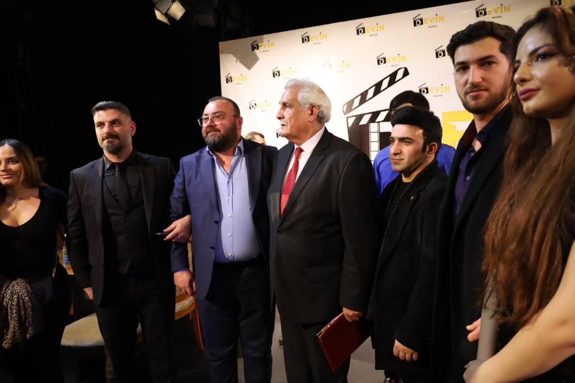 DEVIN FILM Backstage - Basın
