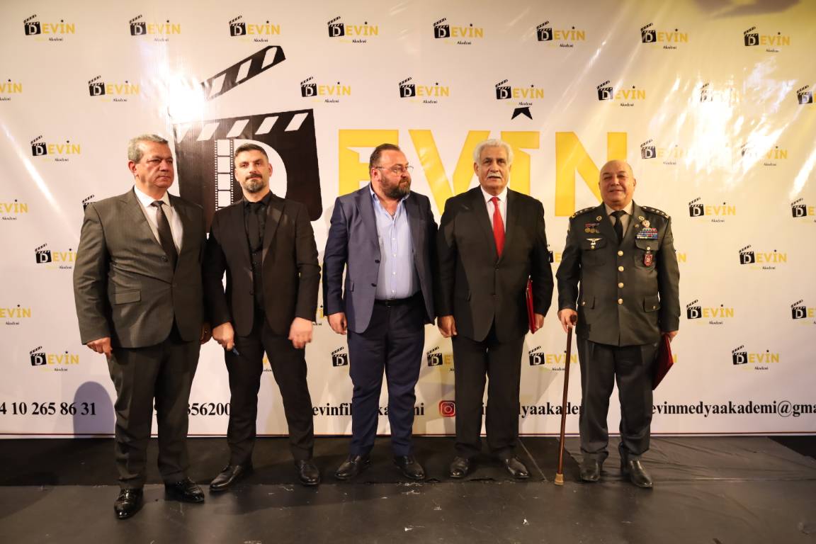 DEVIN FILM Backstage - Basın