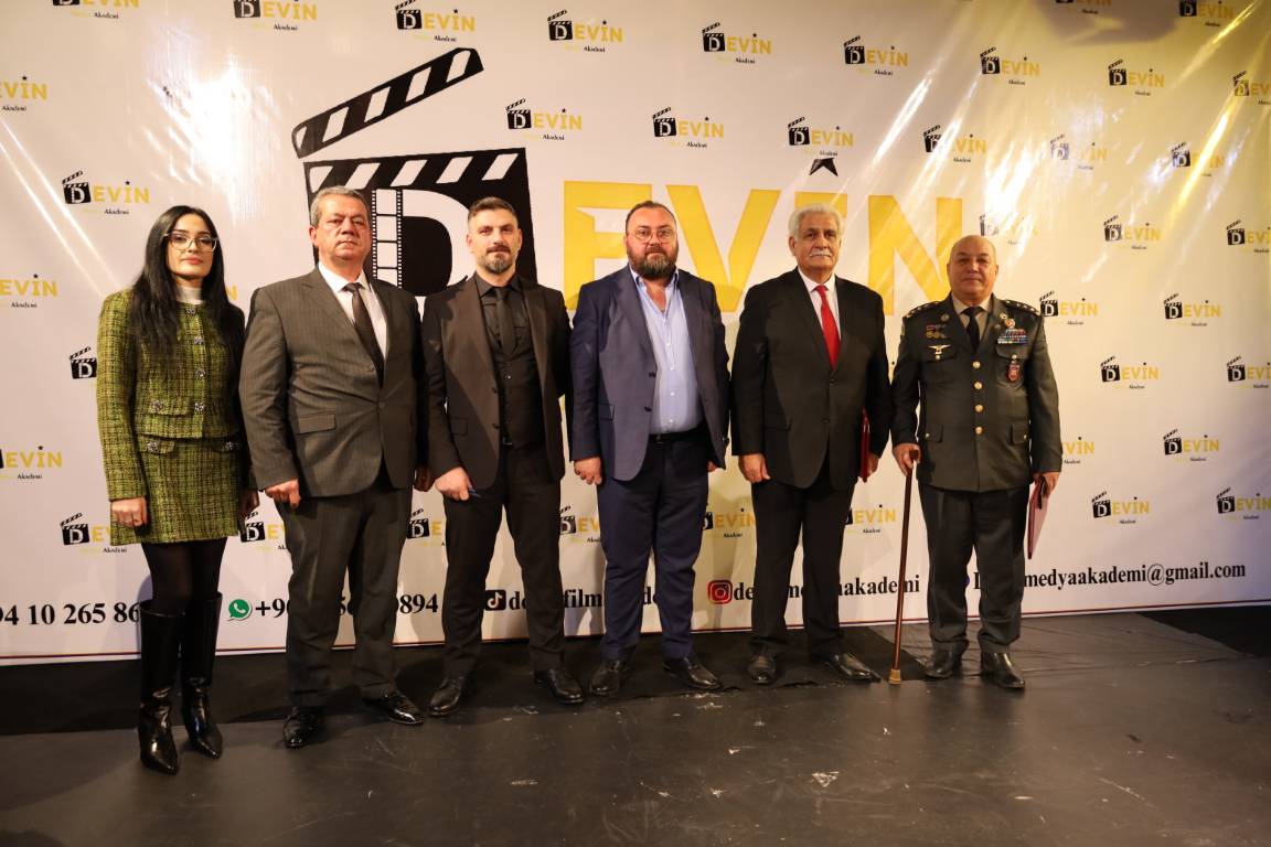 DEVIN FILM Backstage - Basın