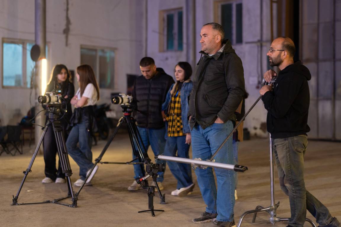 DEVIN FILM Backstage - Kino