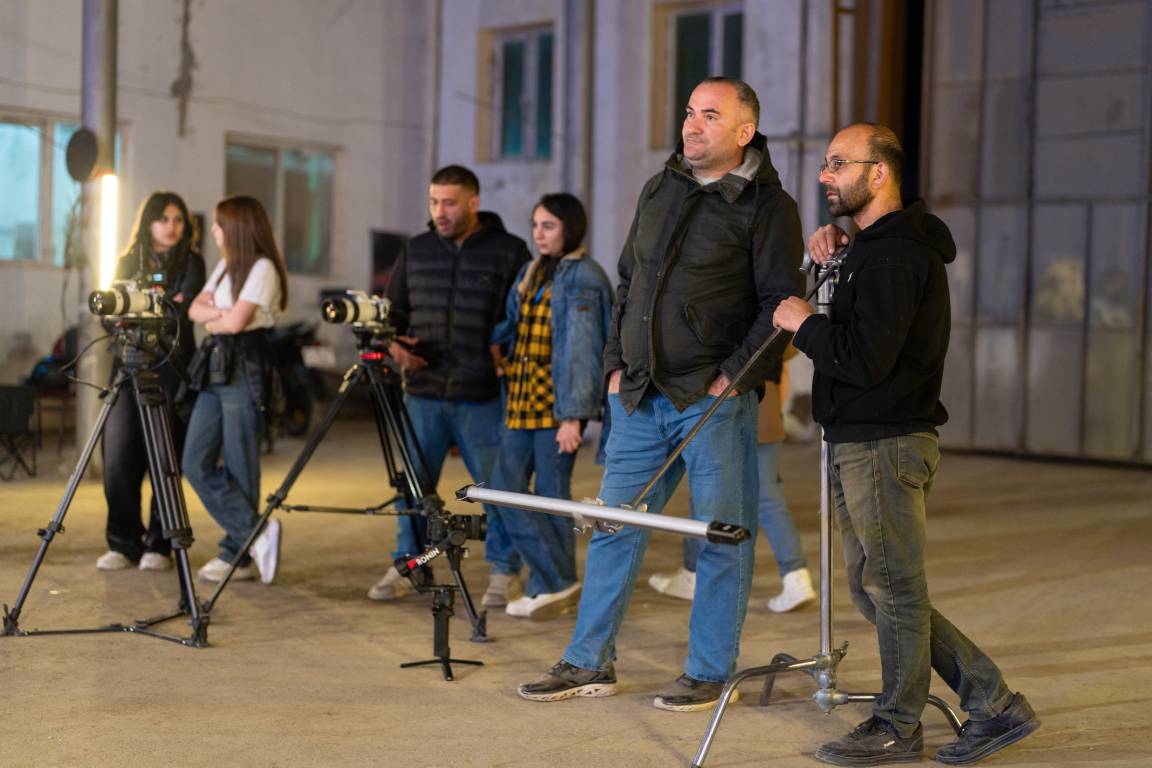 DEVIN FILM Backstage - Kino