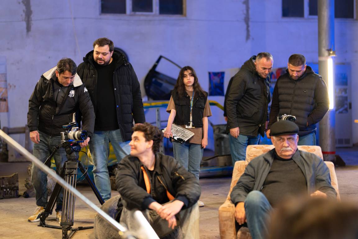 DEVIN FILM Backstage - Kino