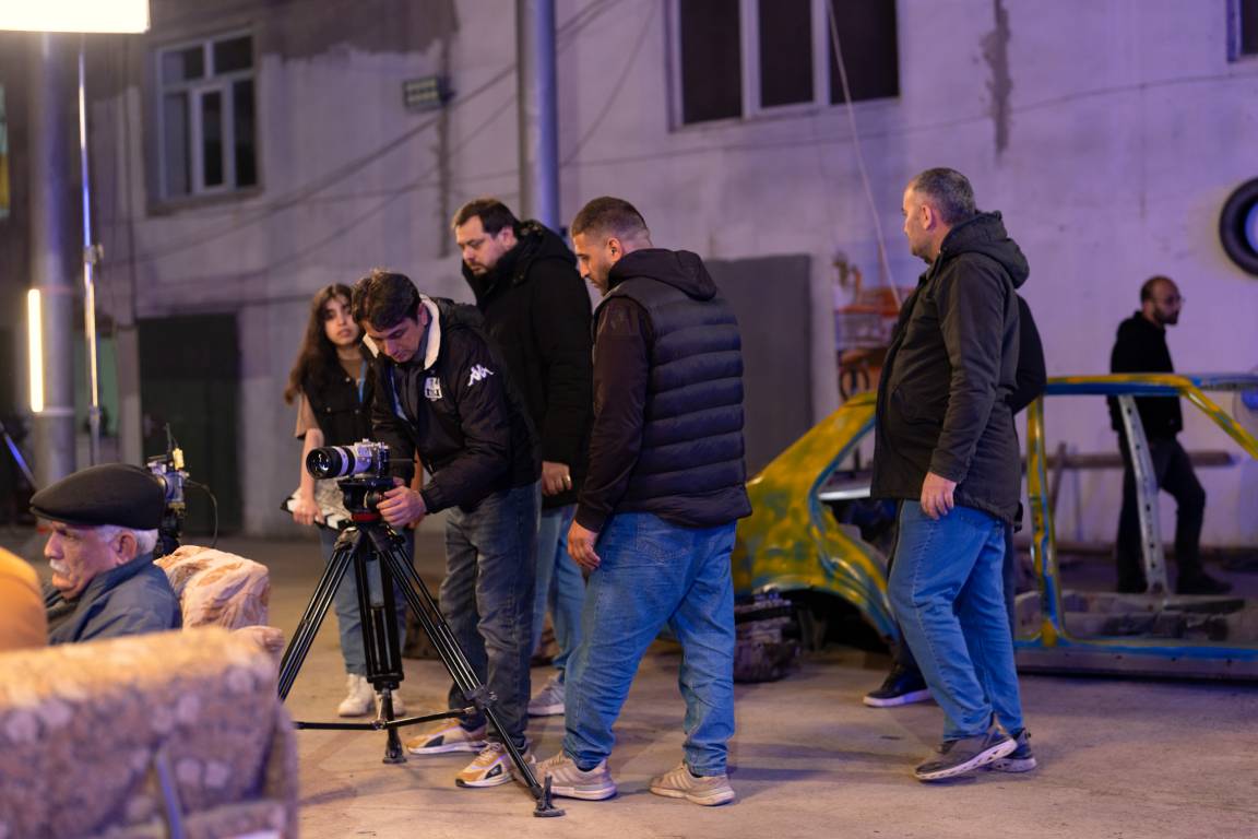 DEVIN FILM Backstage - Kino