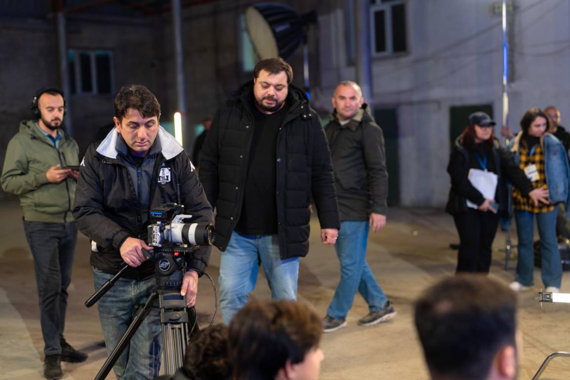 DEVIN FILM Backstage - Kino