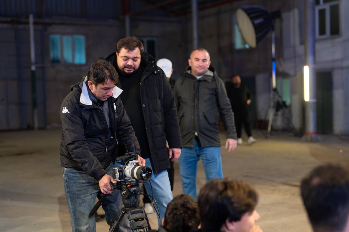 DEVIN FILM Backstage - Kino