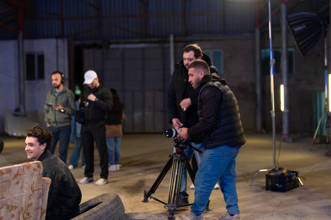 DEVIN FILM Backstage - Kino