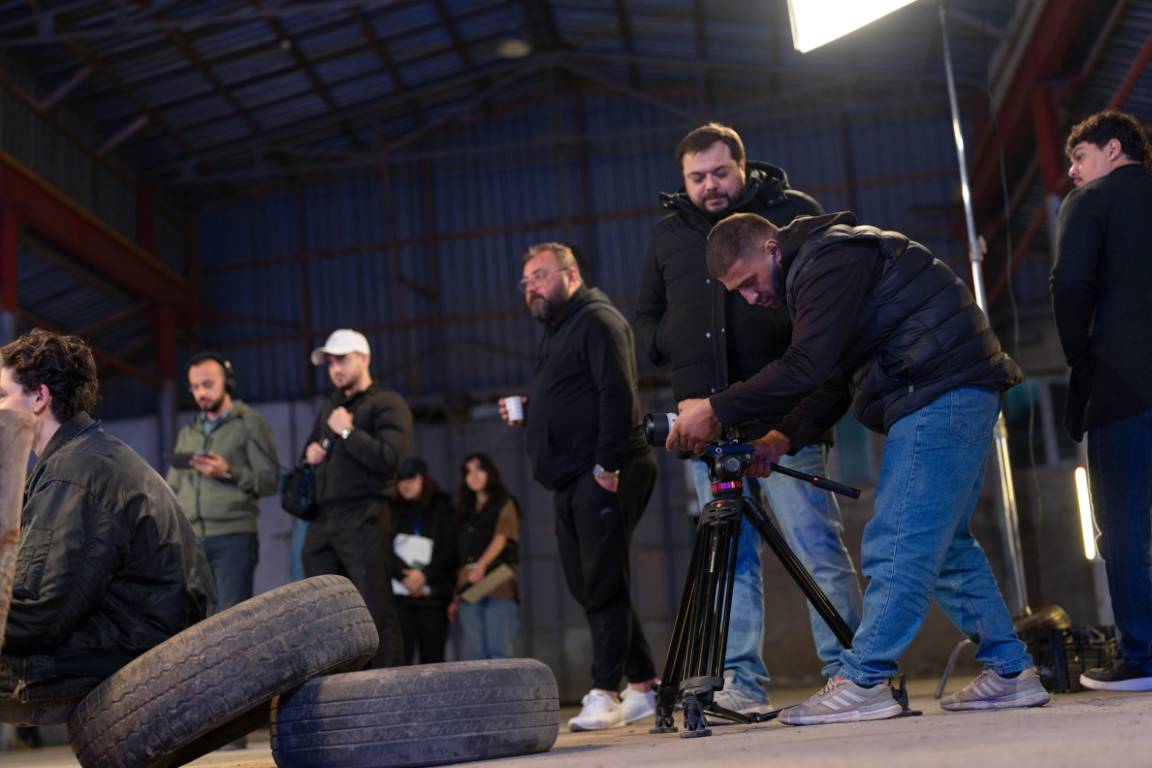 DEVIN FILM Backstage - Kino