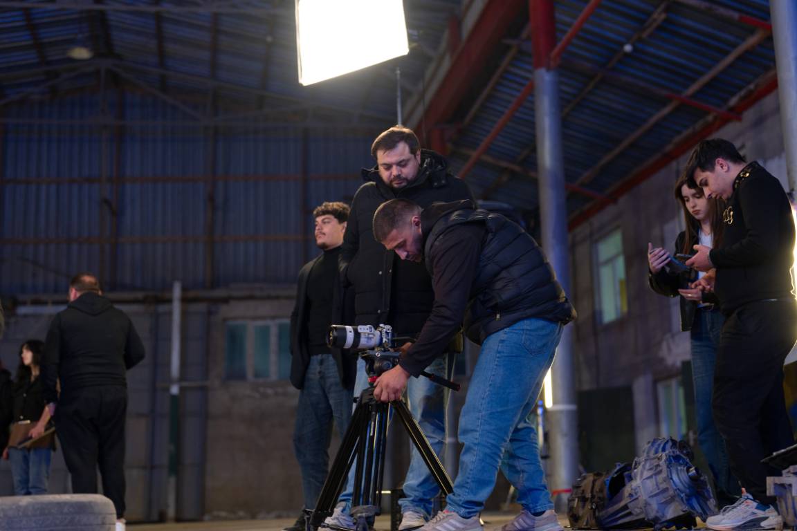 DEVIN FILM Backstage - Kino