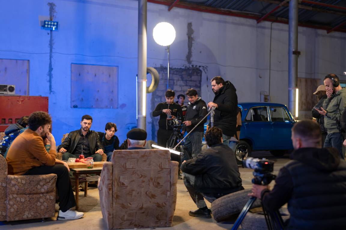 DEVIN FILM Backstage - Kino