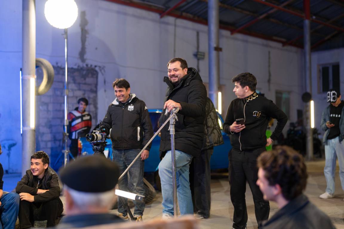 DEVIN FILM Backstage - Kino