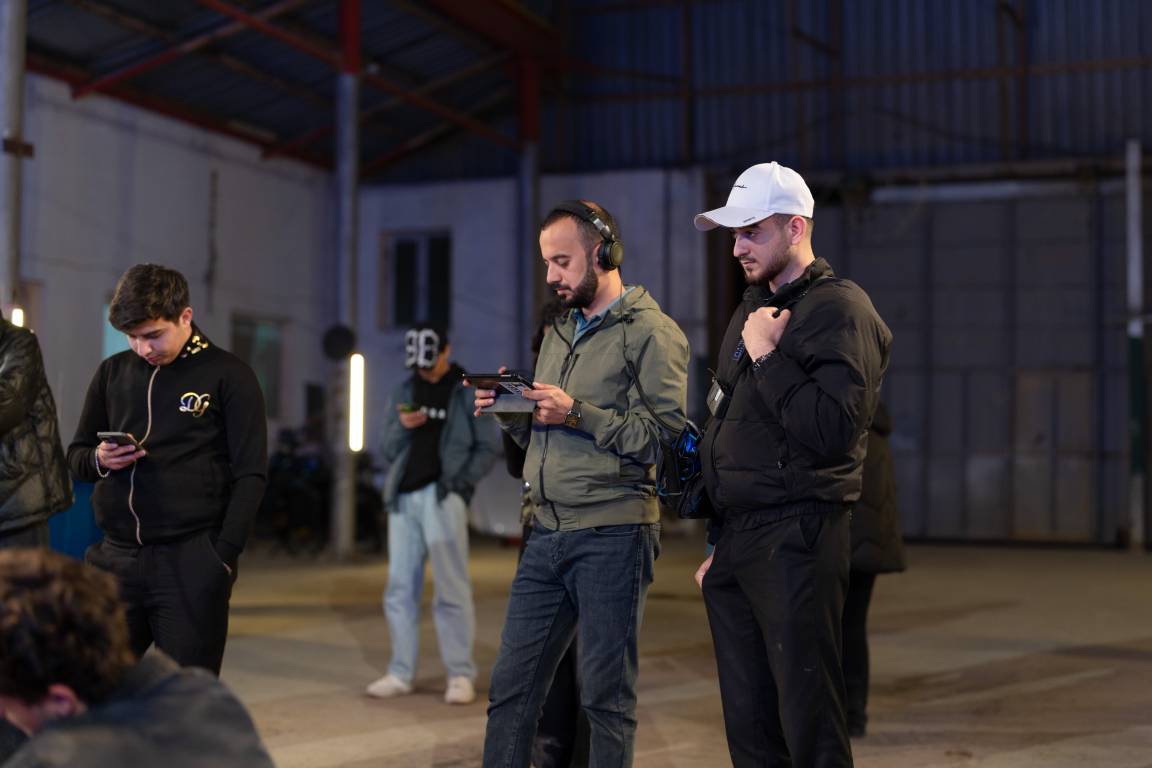 DEVIN FILM Backstage - Kino