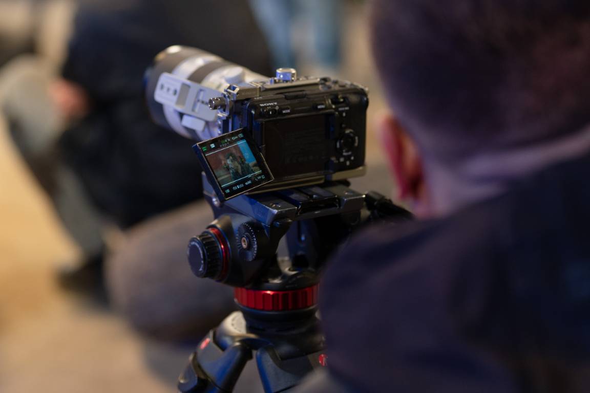 DEVIN FILM Backstage - Kino