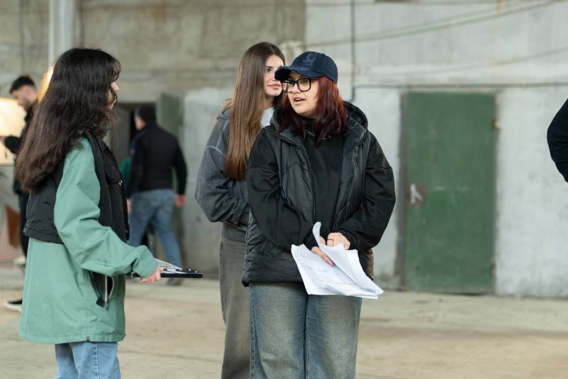 DEVIN FILM Backstage - Kino