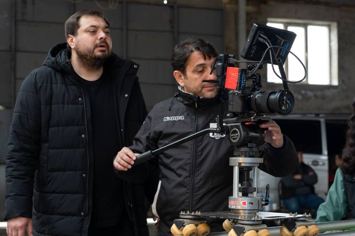 DEVIN FILM Backstage - Kino