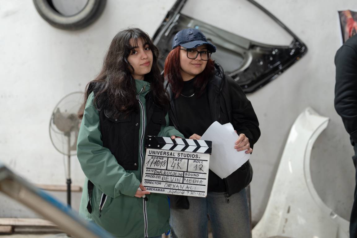 DEVIN FILM Backstage - Kino