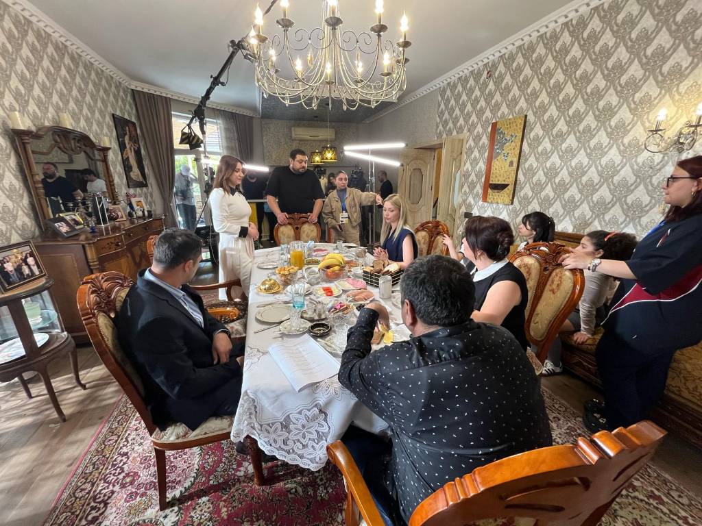 DEVIN FILM Backstage - Sosyal
