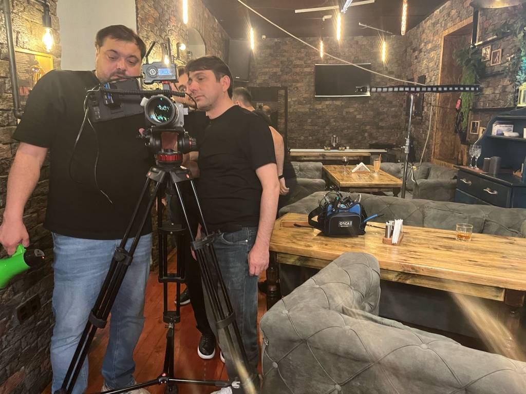 DEVIN FILM Backstage - Sosyal